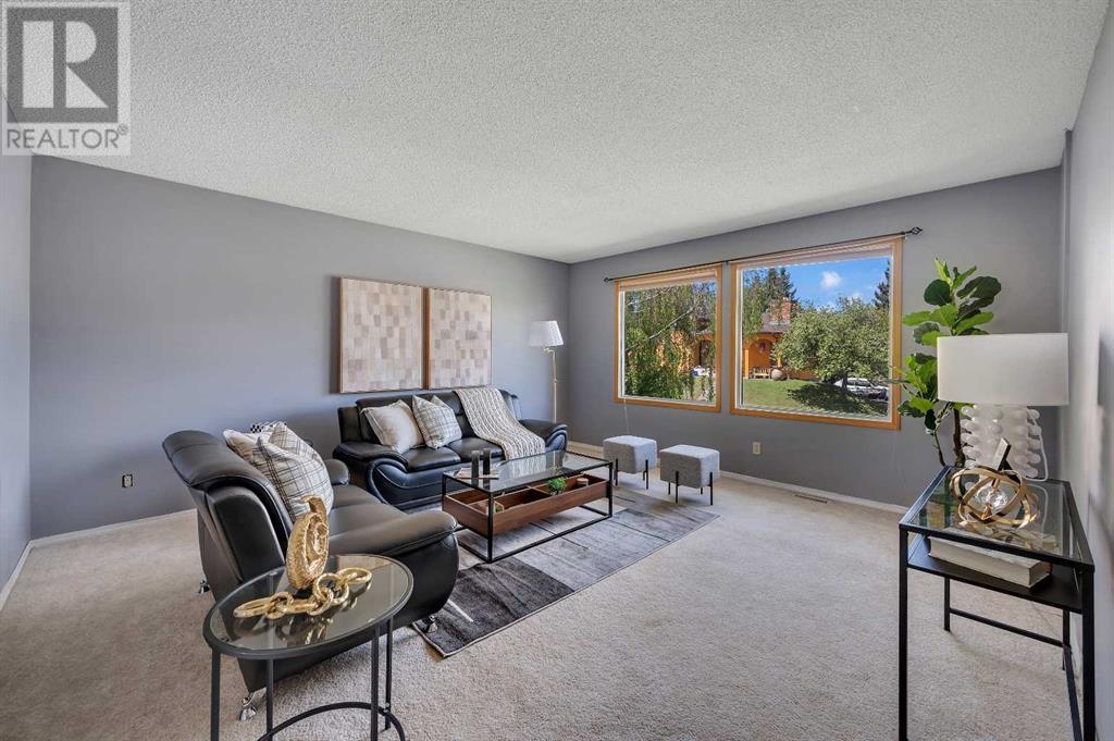 4823 34 Avenue Ne, Calgary, Alberta  T1Y 1R7 - Photo 5 - A2223134