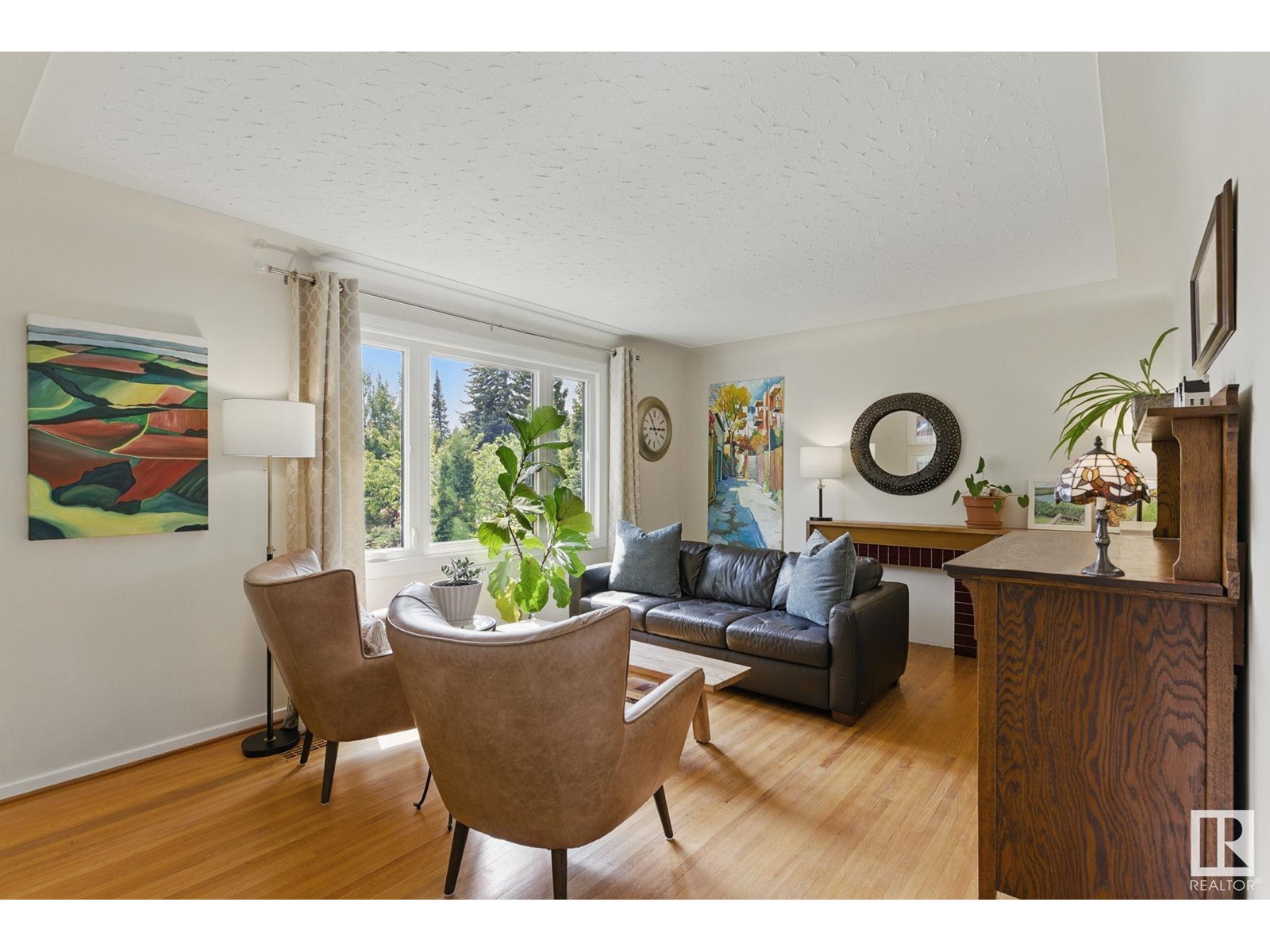 Property at 14004 106A AV NW image 4
