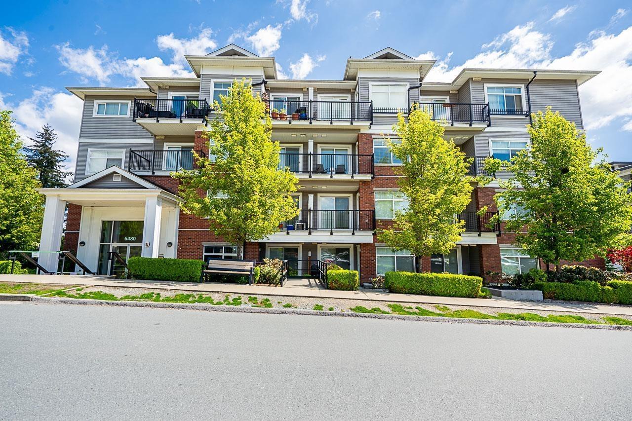 304 6480 195A STREET, surrey, British Columbia