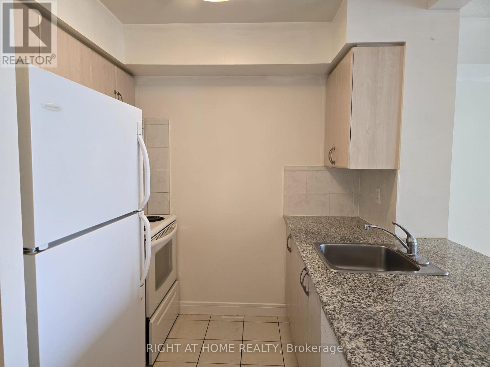 1010 - 35 Bales Avenue, Toronto, Ontario  M2N 7L7 - Photo 6 - C12205197