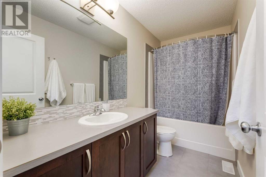 196 Heartland Way, Cochrane, Alberta  T4C 0M5 - Photo 22 - A2228898