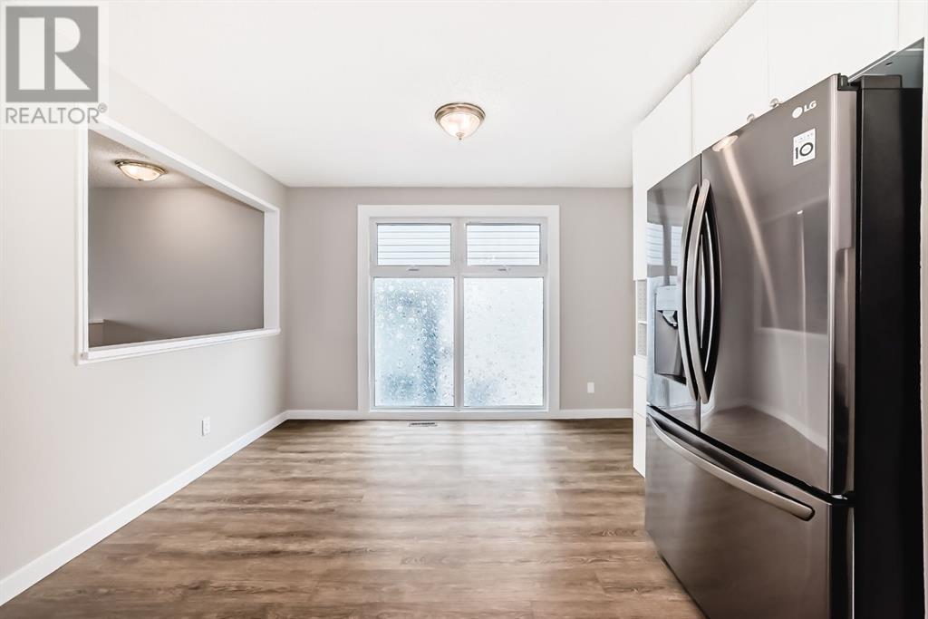 233 Sabrina Way, Calgary, Alberta  T2W 4J4 - Photo 9 - A2227508