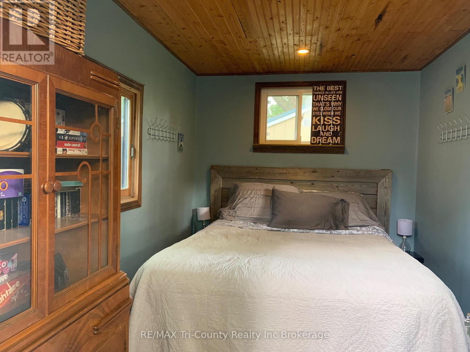 11 Elizabeth Street, Bayham, Ontario  N0J 1T0 - Photo 12 - X12205090