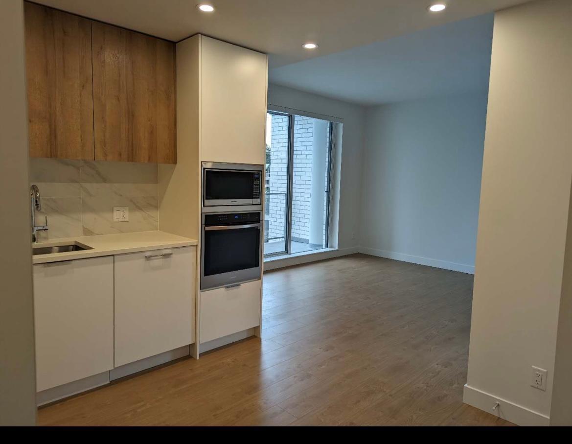 307 13359 Old Yale Street, Surrey, British Columbia  V3T 0S4 - Photo 3 - R3012686