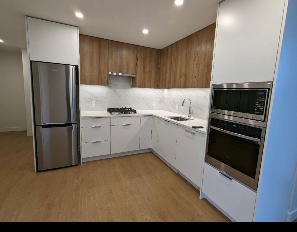 307 13359 Old Yale Street, Surrey, British Columbia  V3T 0S4 - Photo 4 - R3012686