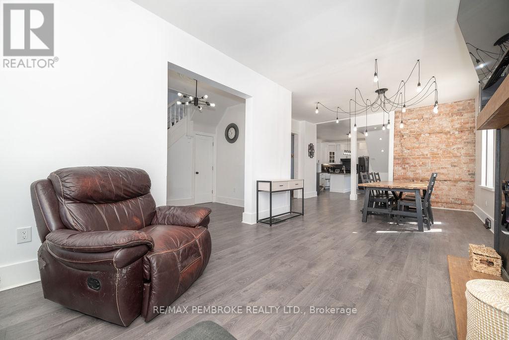 502 Mary Street, Pembroke, Ontario  K8A 5X1 - Photo 17 - X12205216