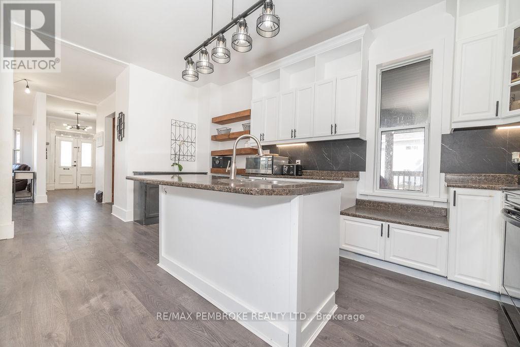 502 Mary Street, Pembroke, Ontario  K8A 5X1 - Photo 6 - X12205216