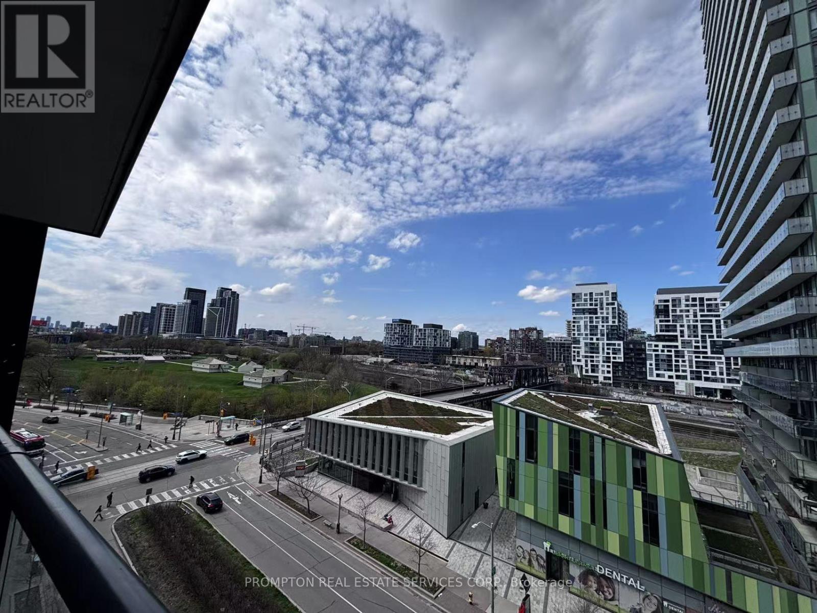 812 - 90 Queens Wharf Road, Toronto, Ontario  M5V 0J4 - Photo 8 - C12205211