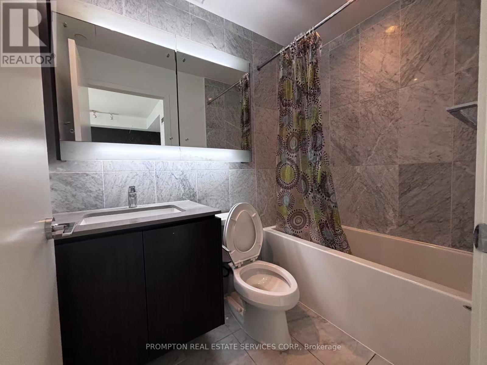 812 - 90 Queens Wharf Road, Toronto, Ontario  M5V 0J4 - Photo 7 - C12205211