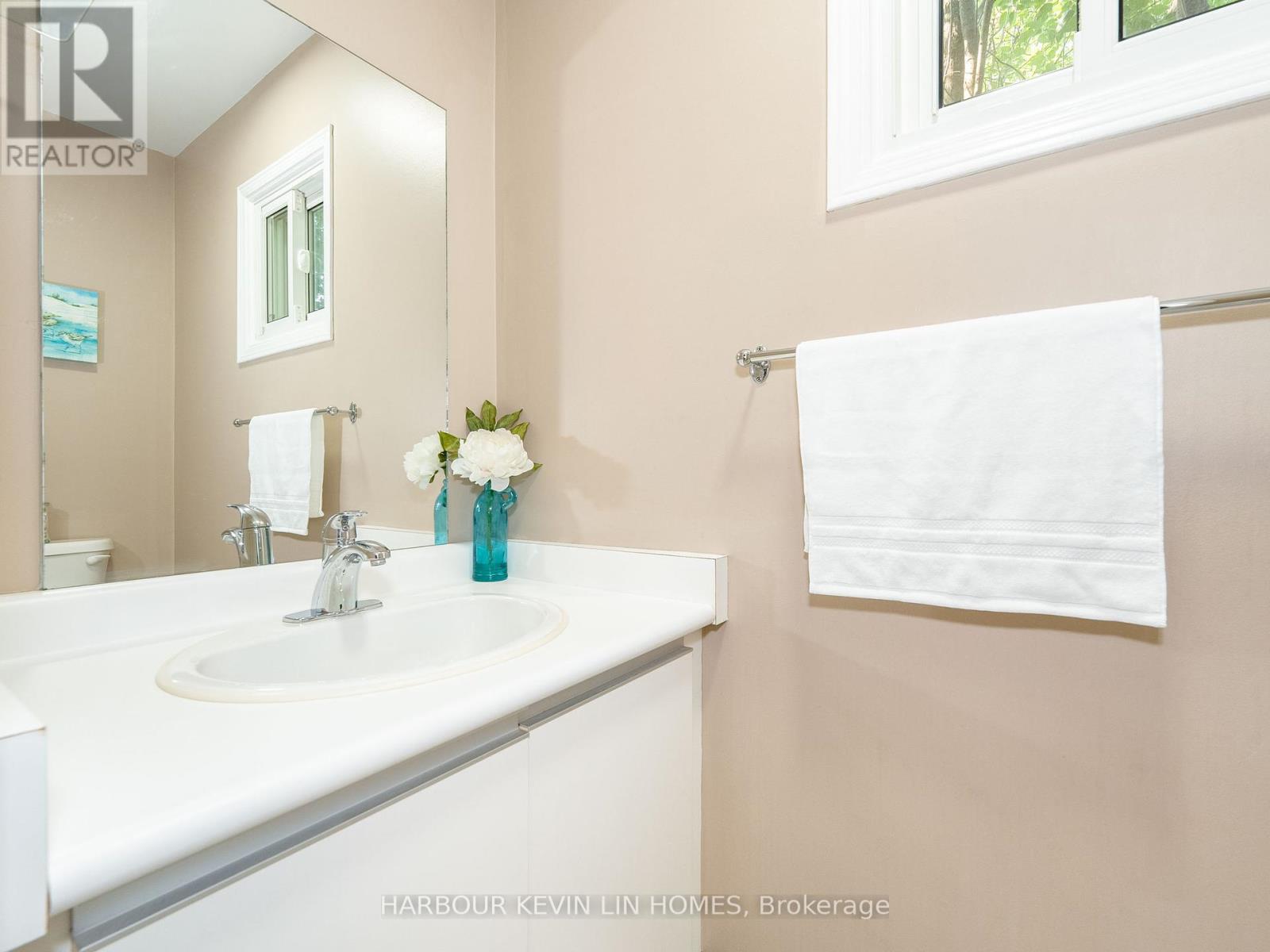 150 Oldhill Street, Richmond Hill, Ontario  L4C 9Z7 - Photo 19 - N12195385