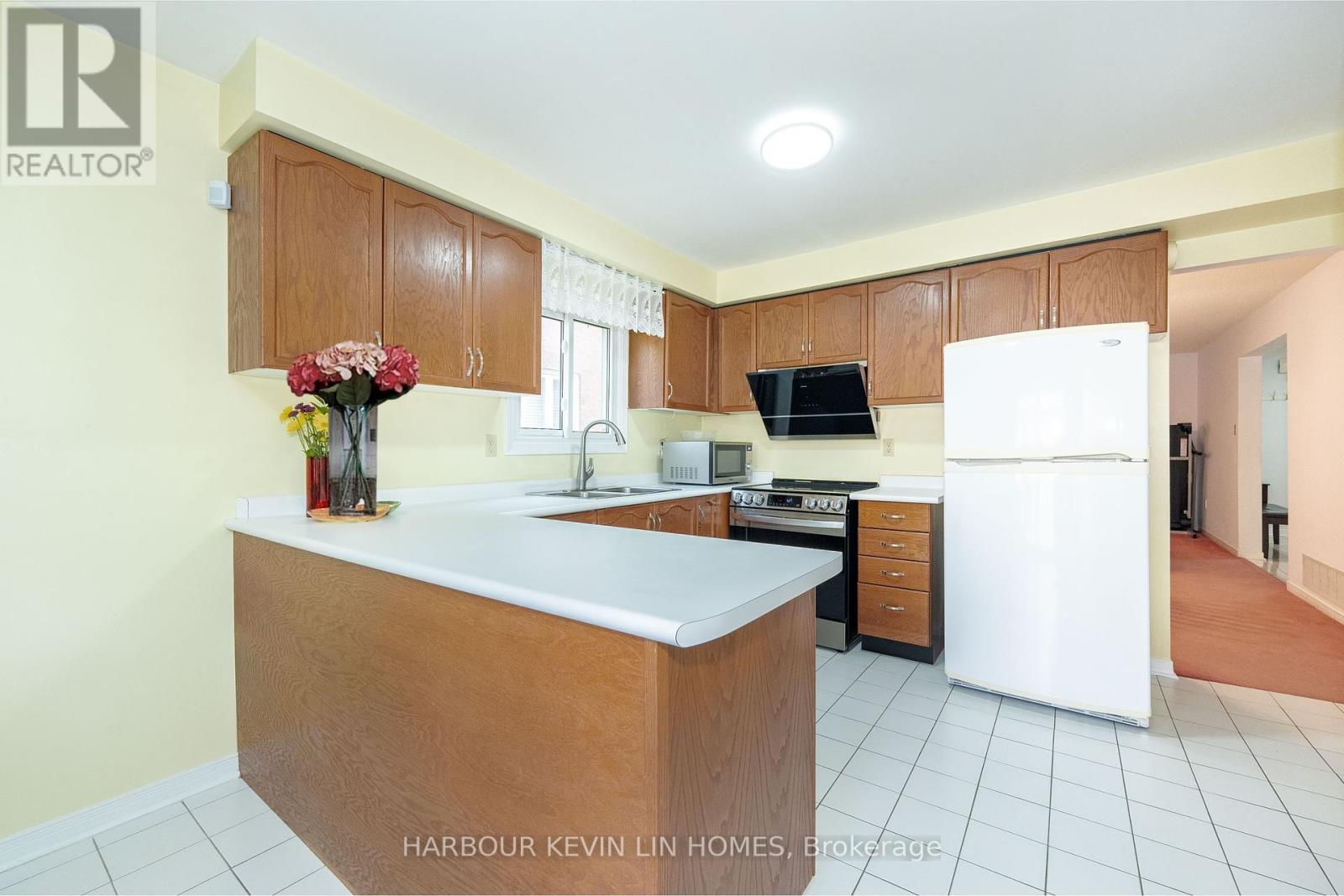 150 Oldhill Street, Richmond Hill, Ontario  L4C 9Z7 - Photo 14 - N12195385