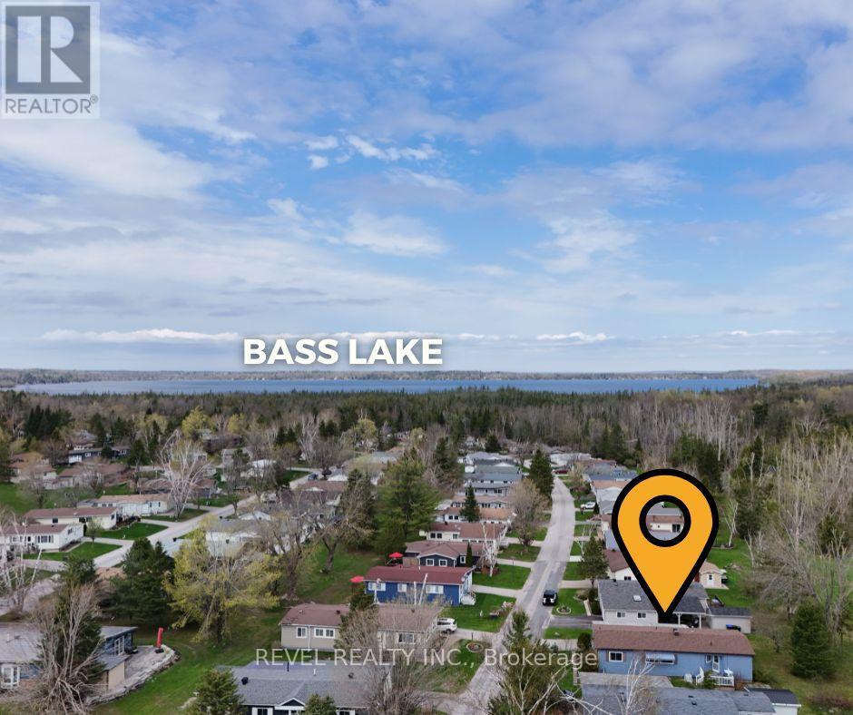 3 Tamarack Drive, Oro-Medonte, Ontario  L0L 1T0 - Photo 4 - S12135245