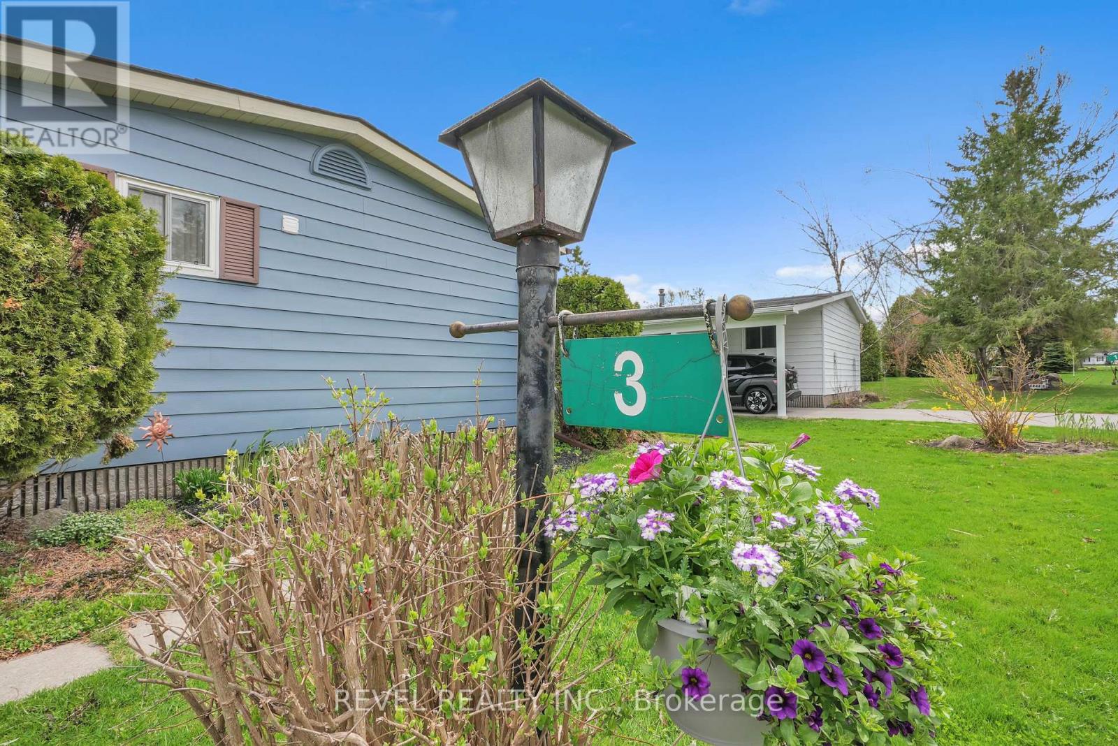 3 Tamarack Drive, Oro-Medonte, Ontario  L0L 1T0 - Photo 40 - S12135245