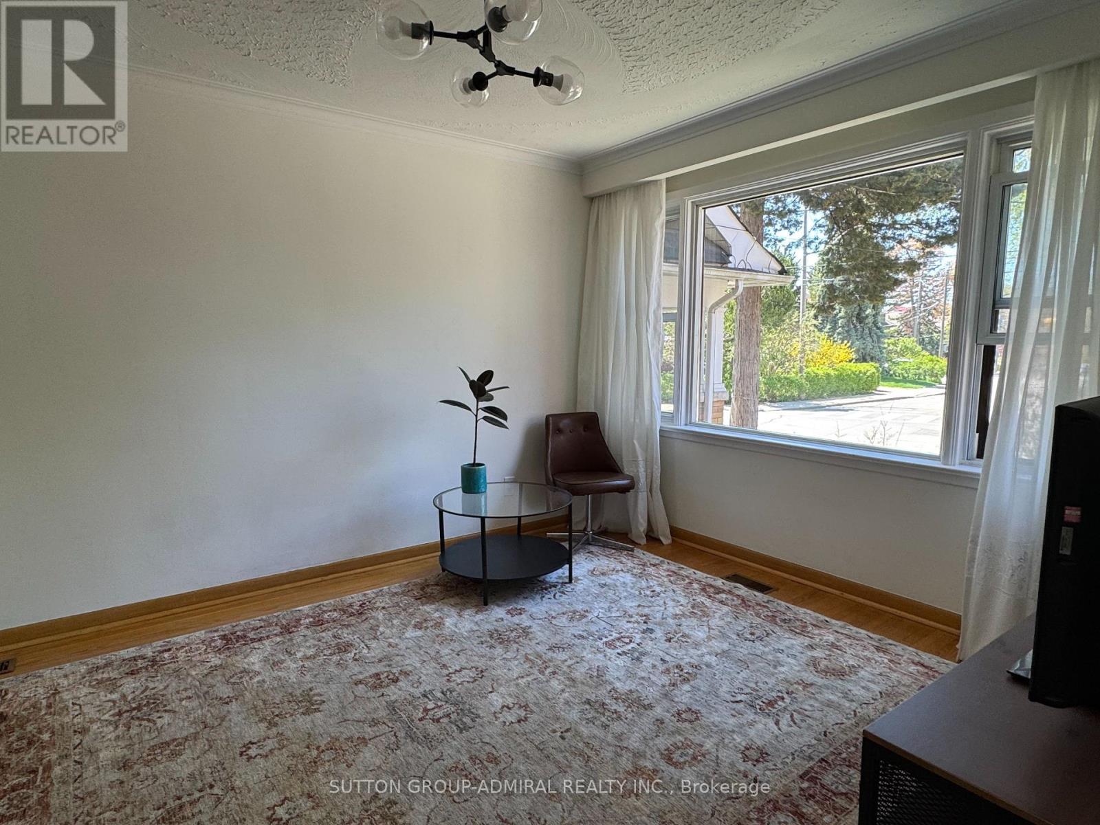 137 Evelyn Avenue, Toronto, Ontario  M6P 2Z6 - Photo 6 - W12088376