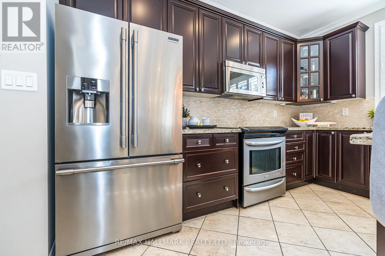 765 Boughton Crescent, Milton, Ontario  L9T 0E3 - Photo 16 - W12205214