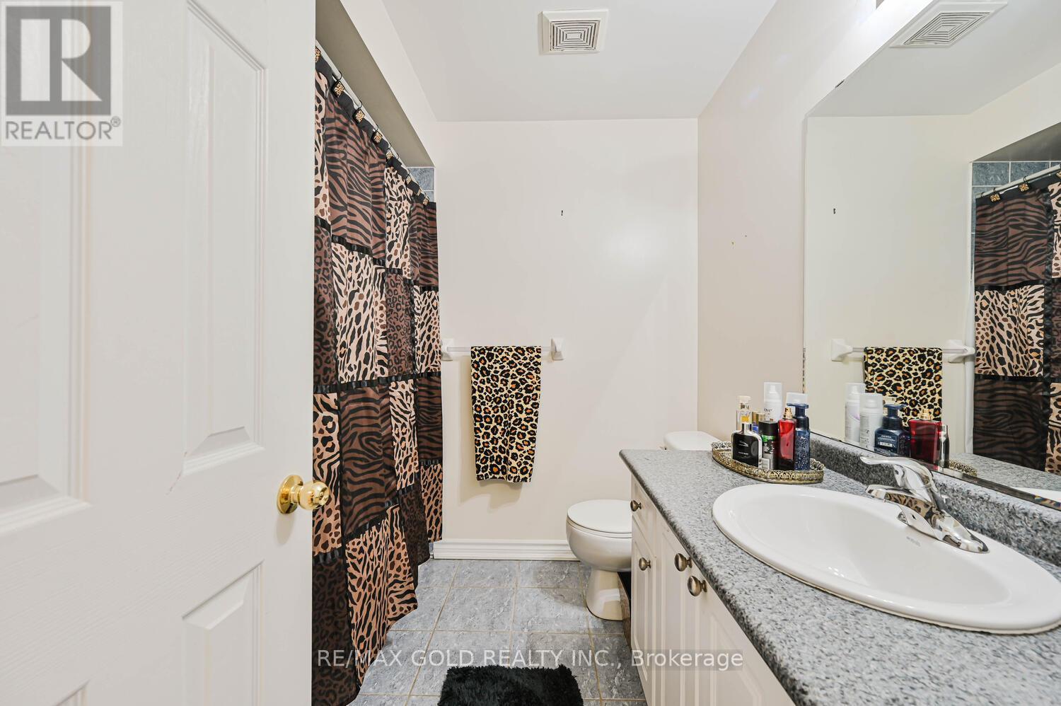 11 Caversham Drive, Brampton, Ontario  L6R 0N3 - Photo 34 - W12203529