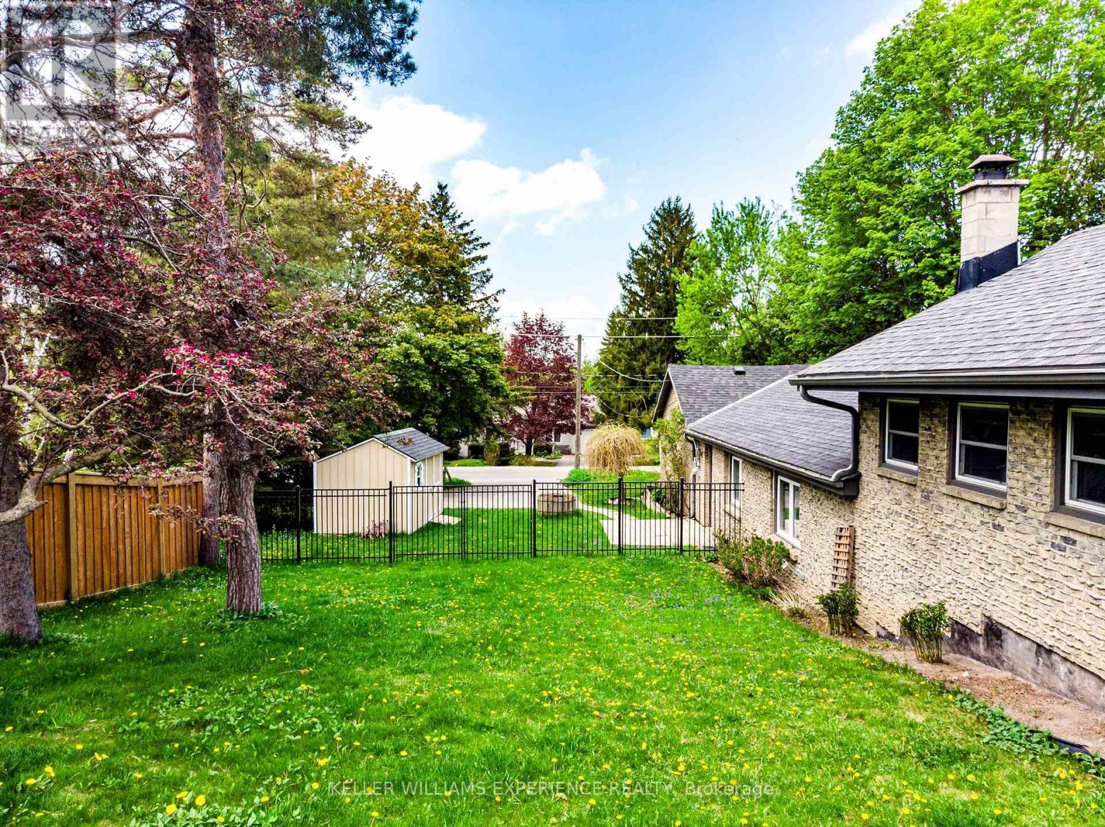 211 Foster Drive, Barrie, Ontario  L4N 3X9 - Photo 6 - S12011264