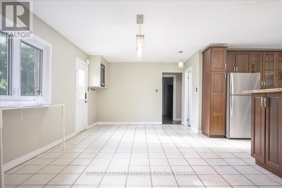 211 Foster Drive, Barrie, Ontario  L4N 3X9 - Photo 18 - S12011264