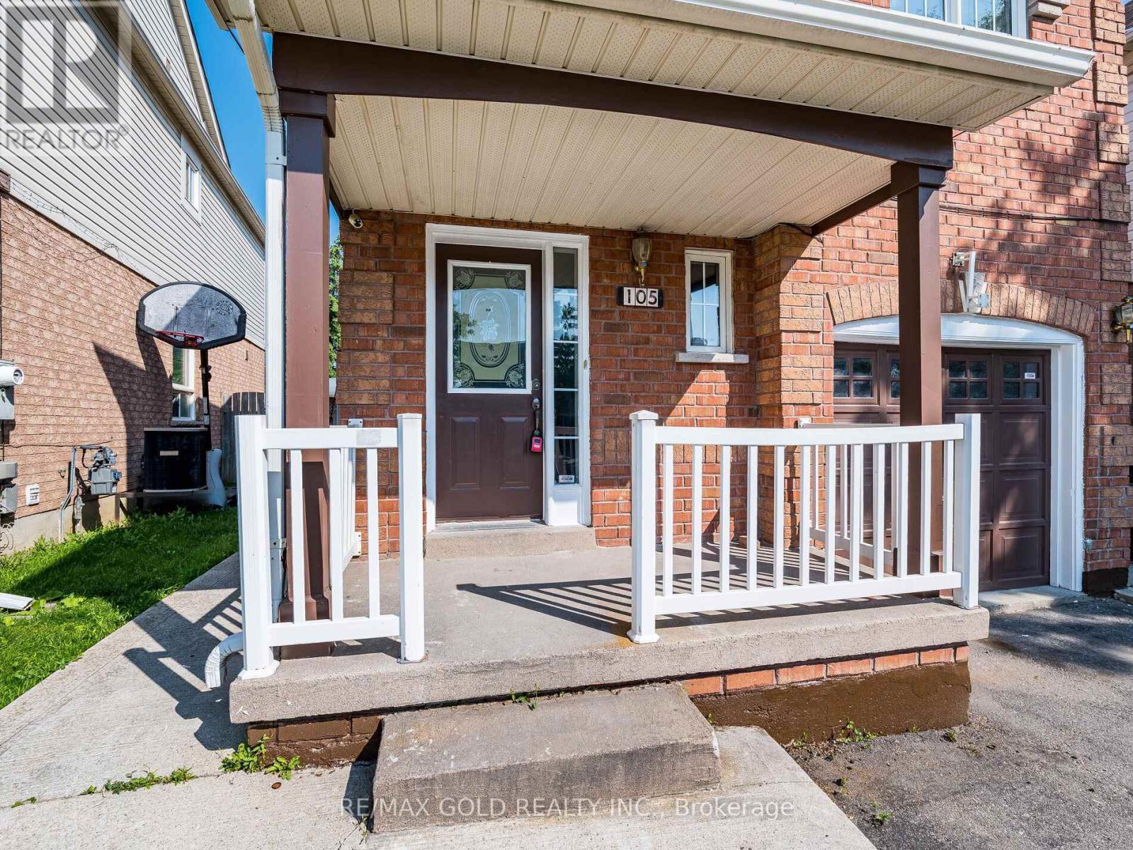 105 Woodhaven Drive, Brampton, Ontario  L7A 1Y4 - Photo 2 - W12204306