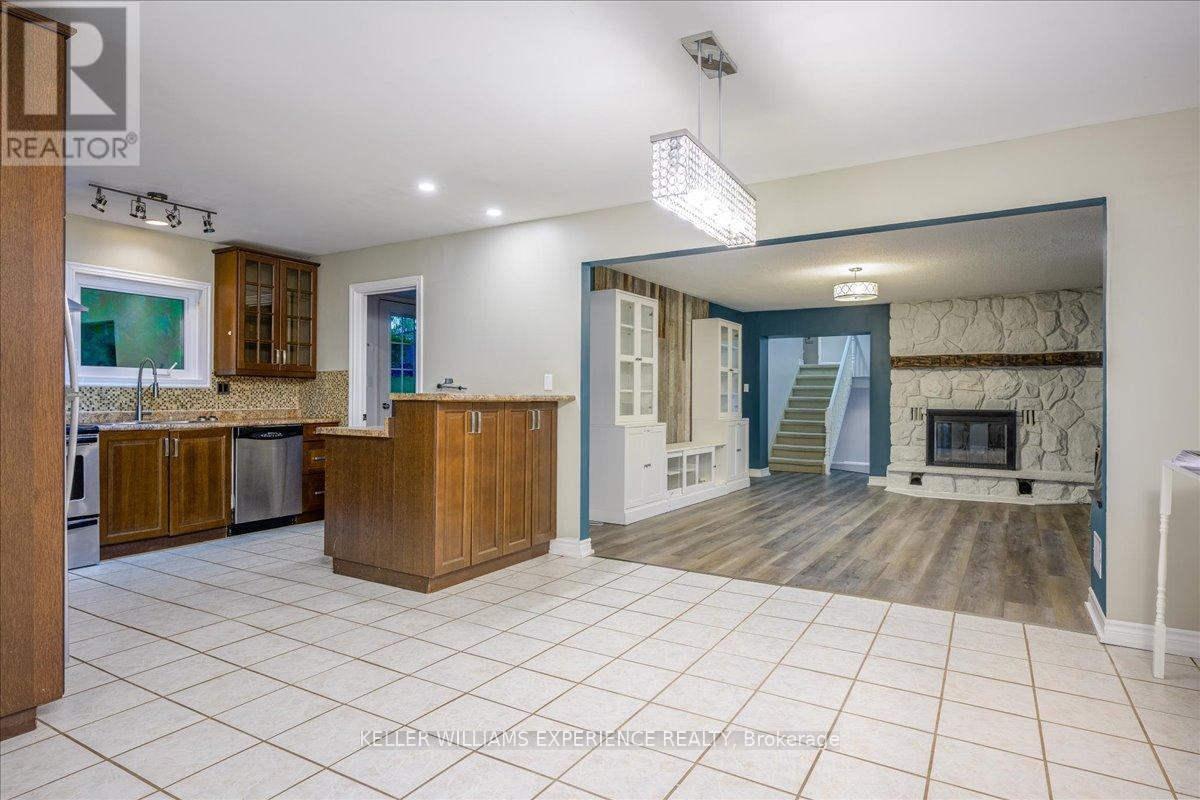 211 Foster Drive, Barrie, Ontario  L4N 3X9 - Photo 15 - S12011264