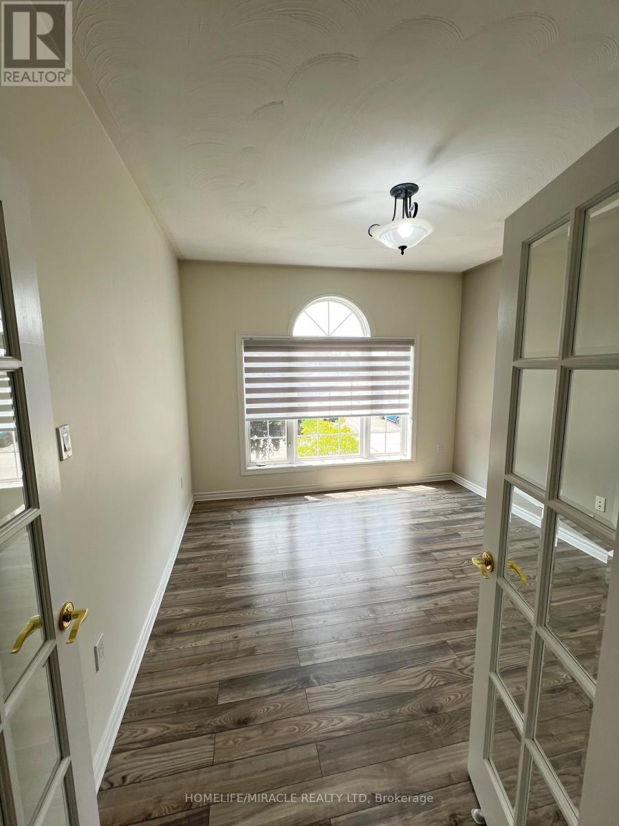 Upper - 30 Dove Crescent, Barrie, Ontario  L4N 7Z3 - Photo 12 - S12205230