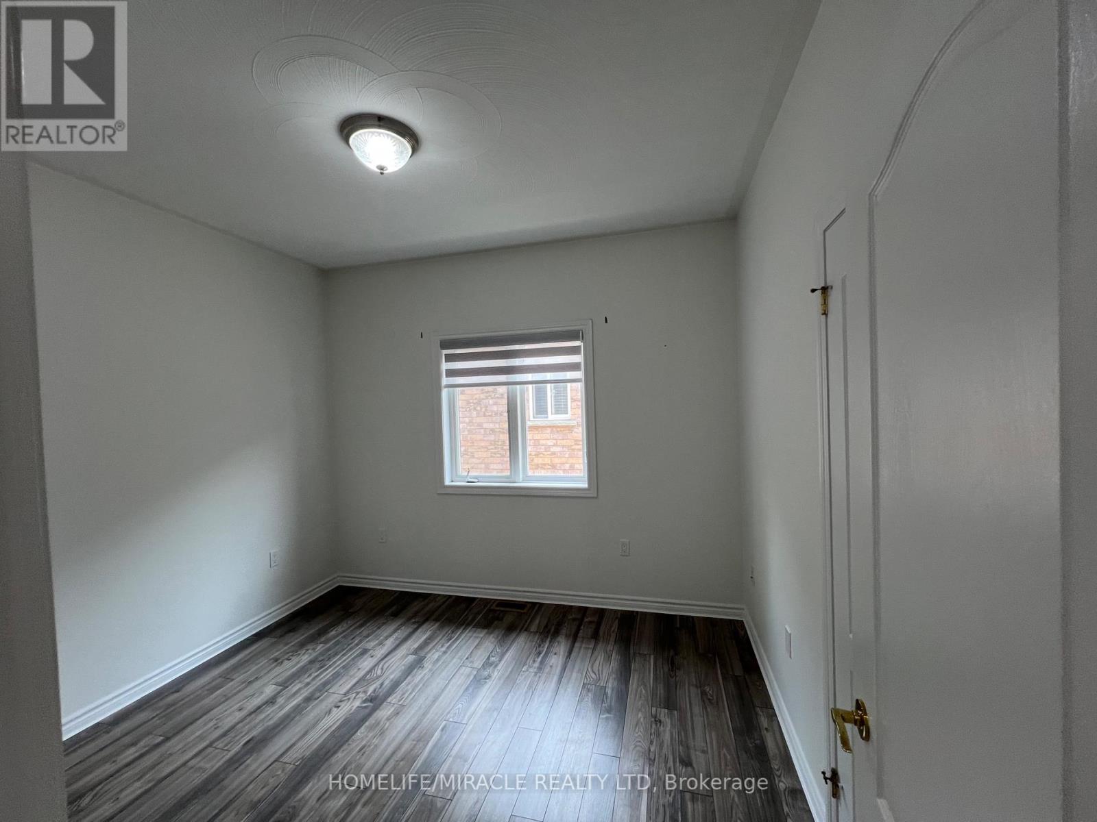 Upper - 30 Dove Crescent, Barrie, Ontario  L4N 7Z3 - Photo 15 - S12205230