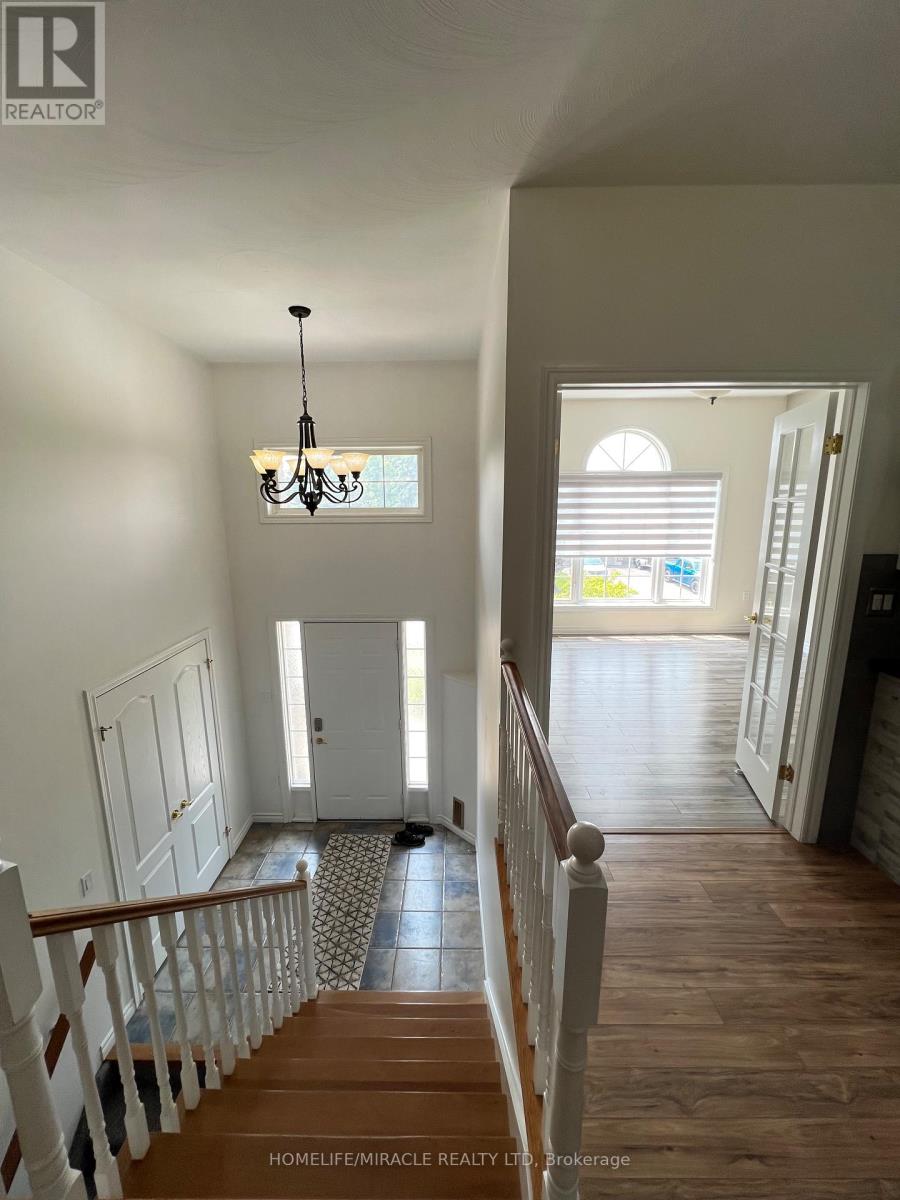 Upper - 30 Dove Crescent, Barrie, Ontario  L4N 7Z3 - Photo 4 - S12205230