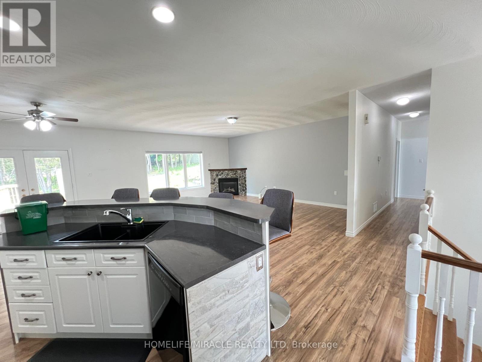 Upper - 30 Dove Crescent, Barrie, Ontario  L4N 7Z3 - Photo 6 - S12205230