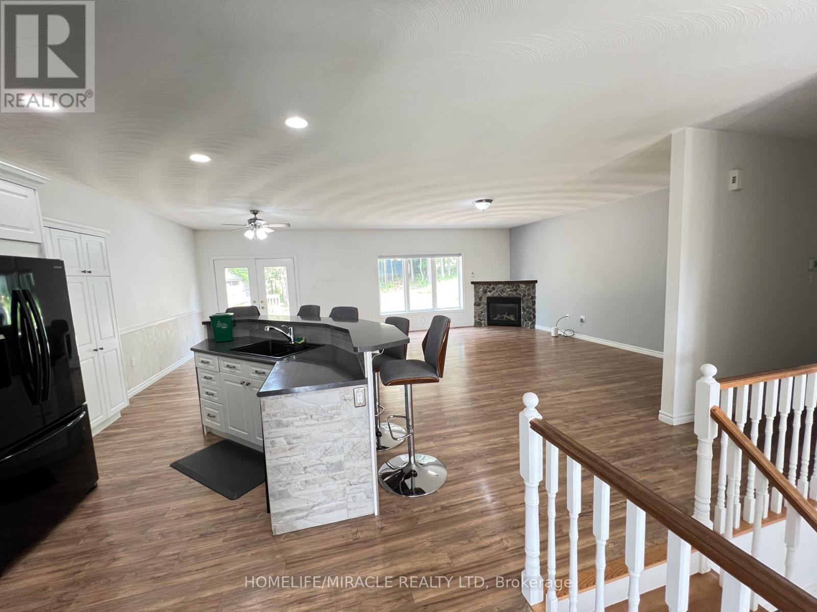 Upper - 30 Dove Crescent, Barrie, Ontario  L4N 7Z3 - Photo 7 - S12205230