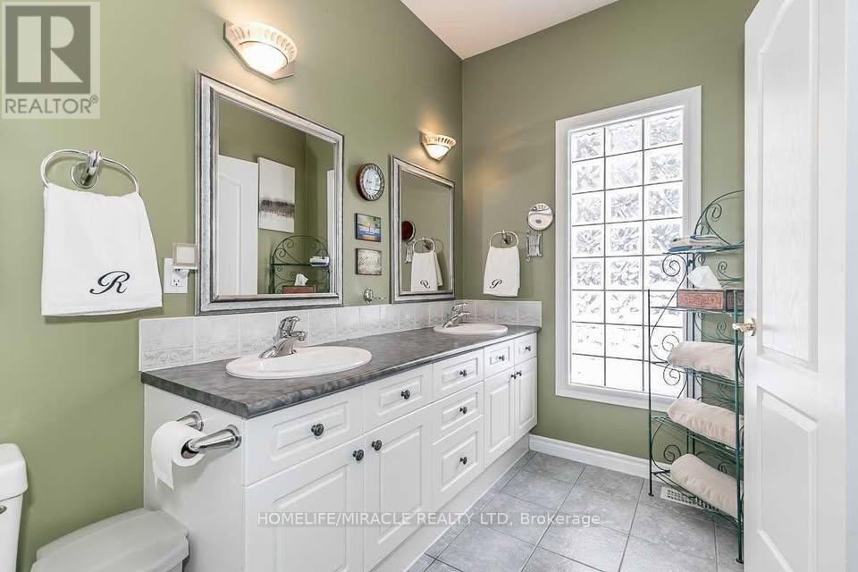 Upper - 30 Dove Crescent, Barrie, Ontario  L4N 7Z3 - Photo 9 - S12205230