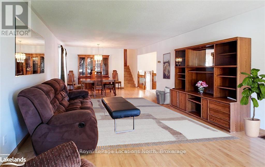 221 John Street, Clearview, Ontario  L0M 1S0 - Photo 5 - S12039807