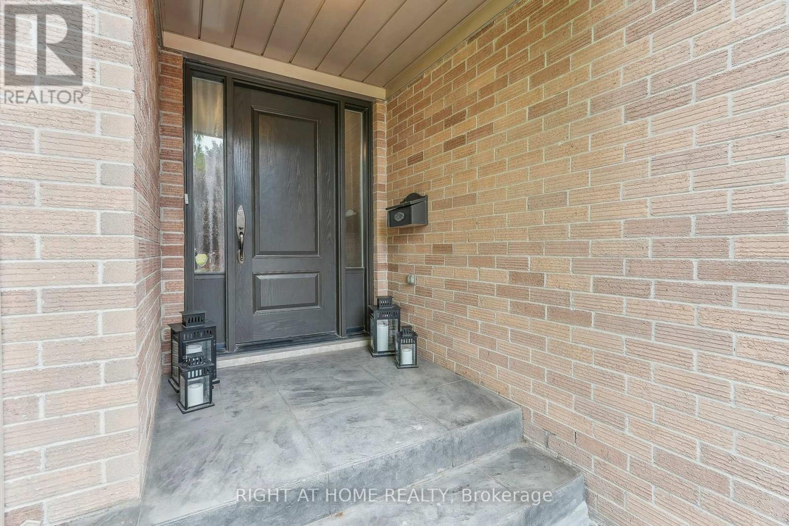 44 Citation Crescent, Hamilton, Ontario  L9K 1H8 - Photo 3 - X12205242