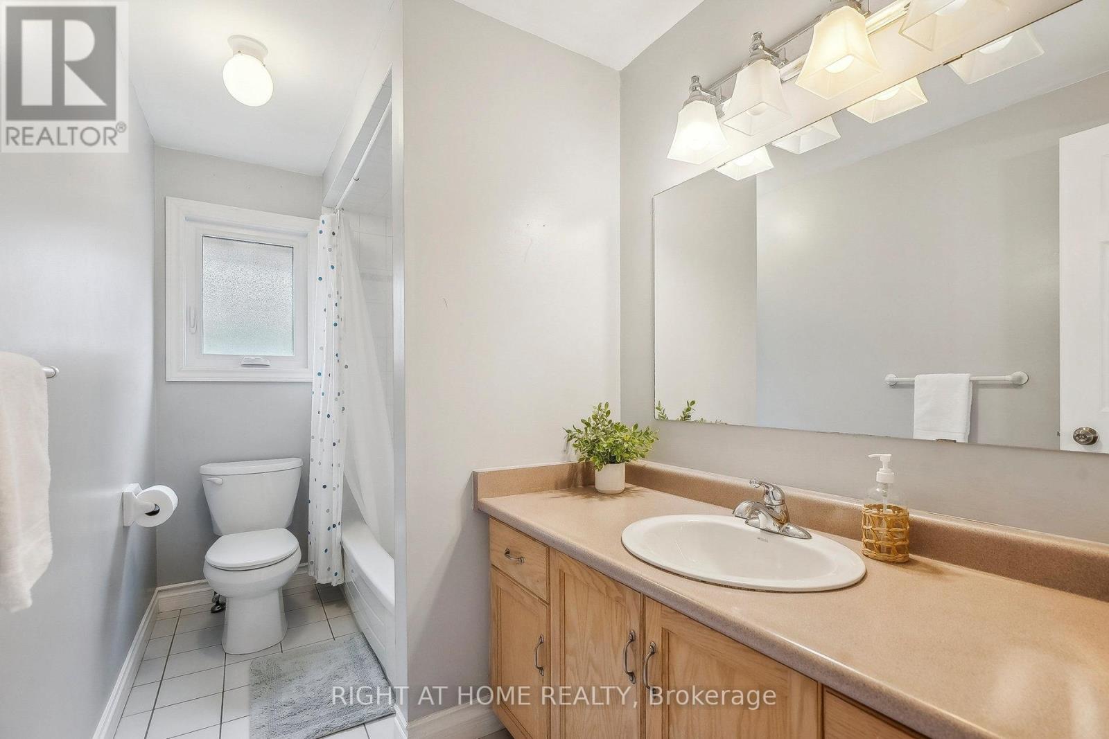 44 Citation Crescent, Hamilton, Ontario  L9K 1H8 - Photo 30 - X12205242