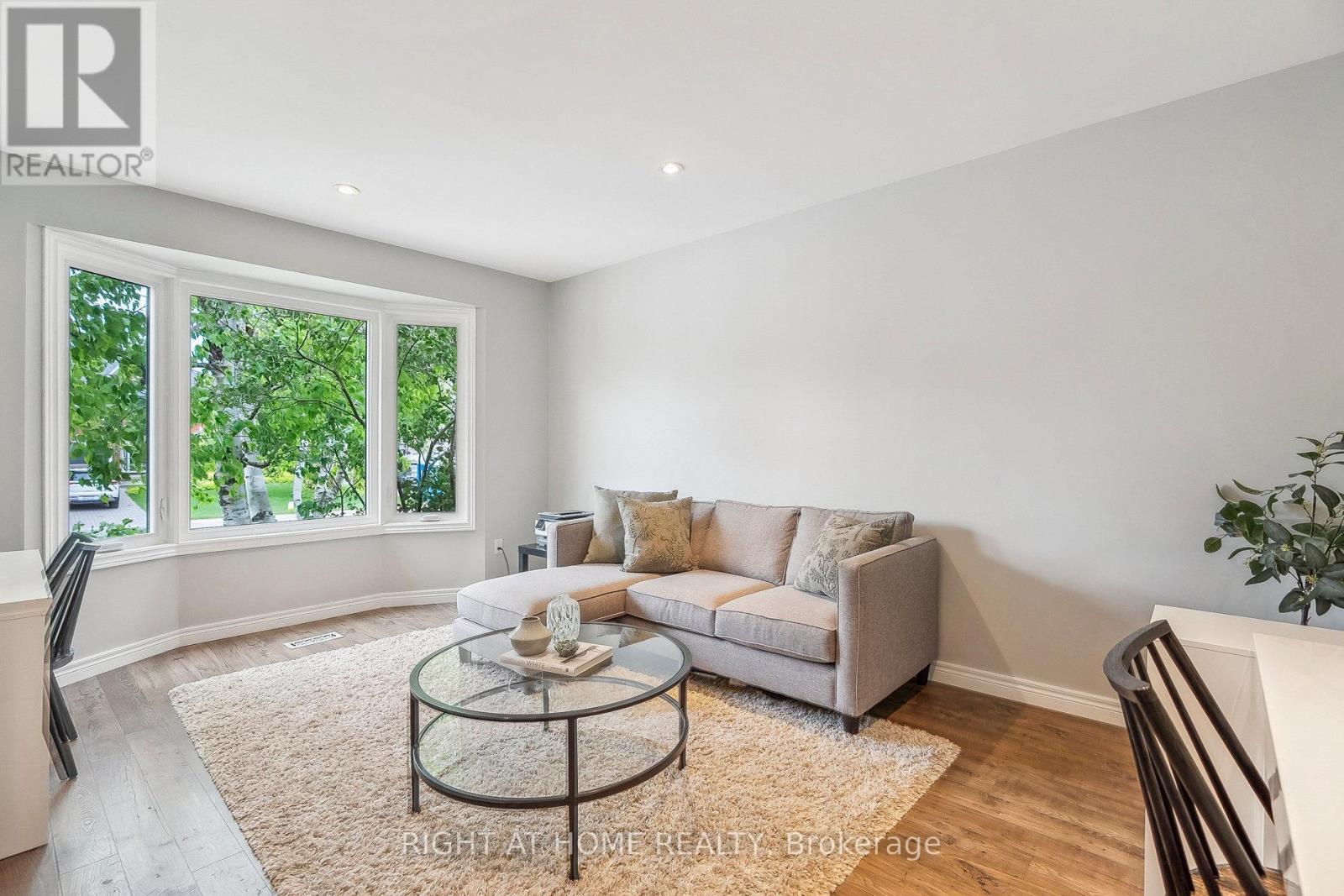 44 Citation Crescent, Hamilton, Ontario  L9K 1H8 - Photo 5 - X12205242
