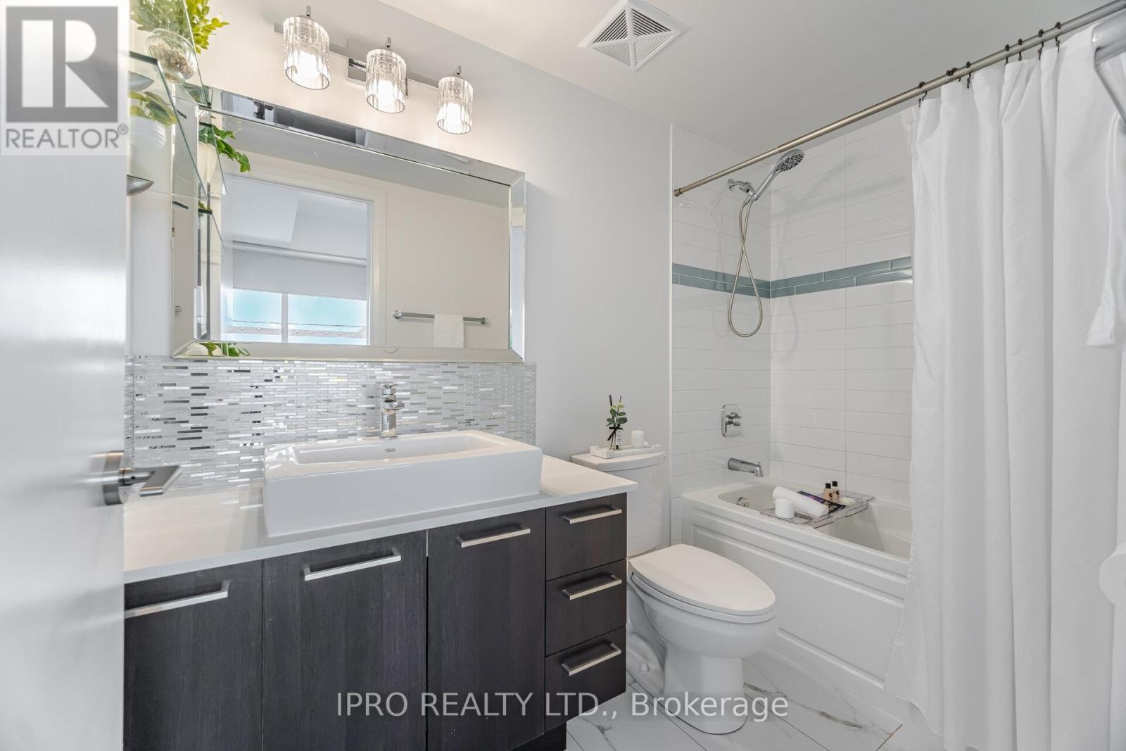 Unit #327 - 4800 Highway #7 Road, Vaughan, Ontario  L4L 1H8 - Photo 20 - N12176316