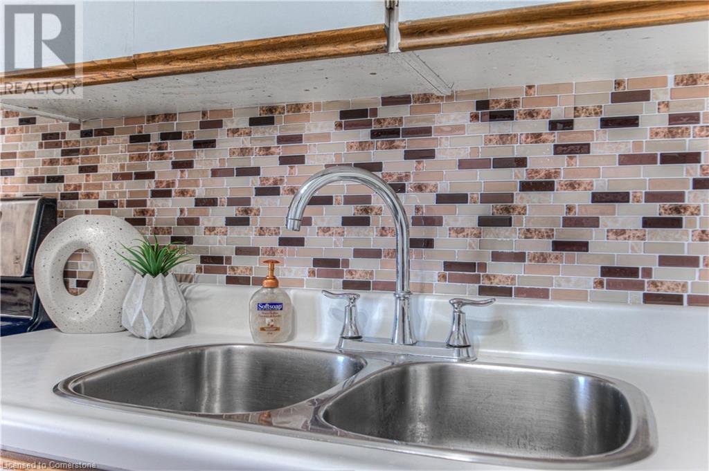 1100 Courtland Avenue E Unit# 714, Kitchener, Ontario  N2C 2H9 - Photo 8 - 40732951