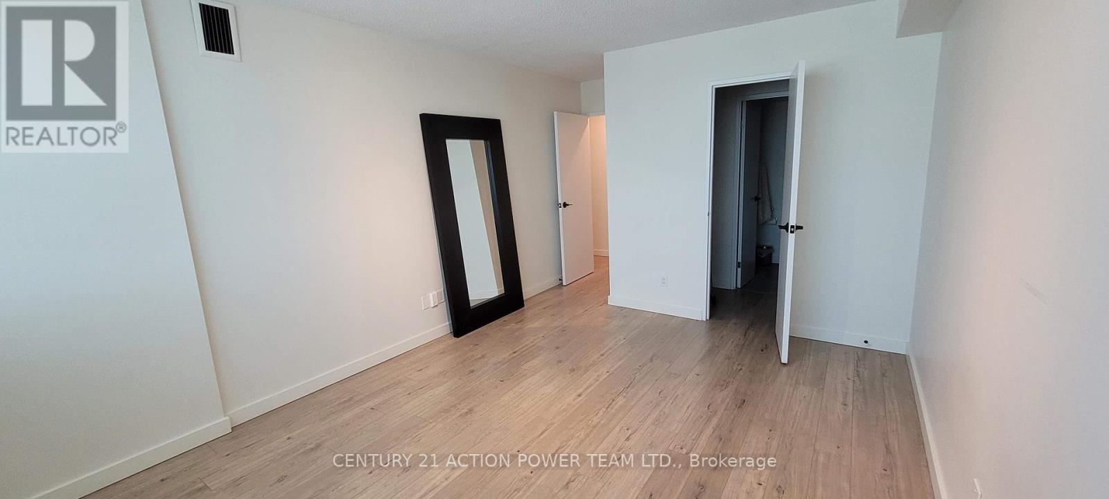 1002 - 555 Brittany Drive, Ottawa, Ontario  K1K 4C5 - Photo 17 - X12205247