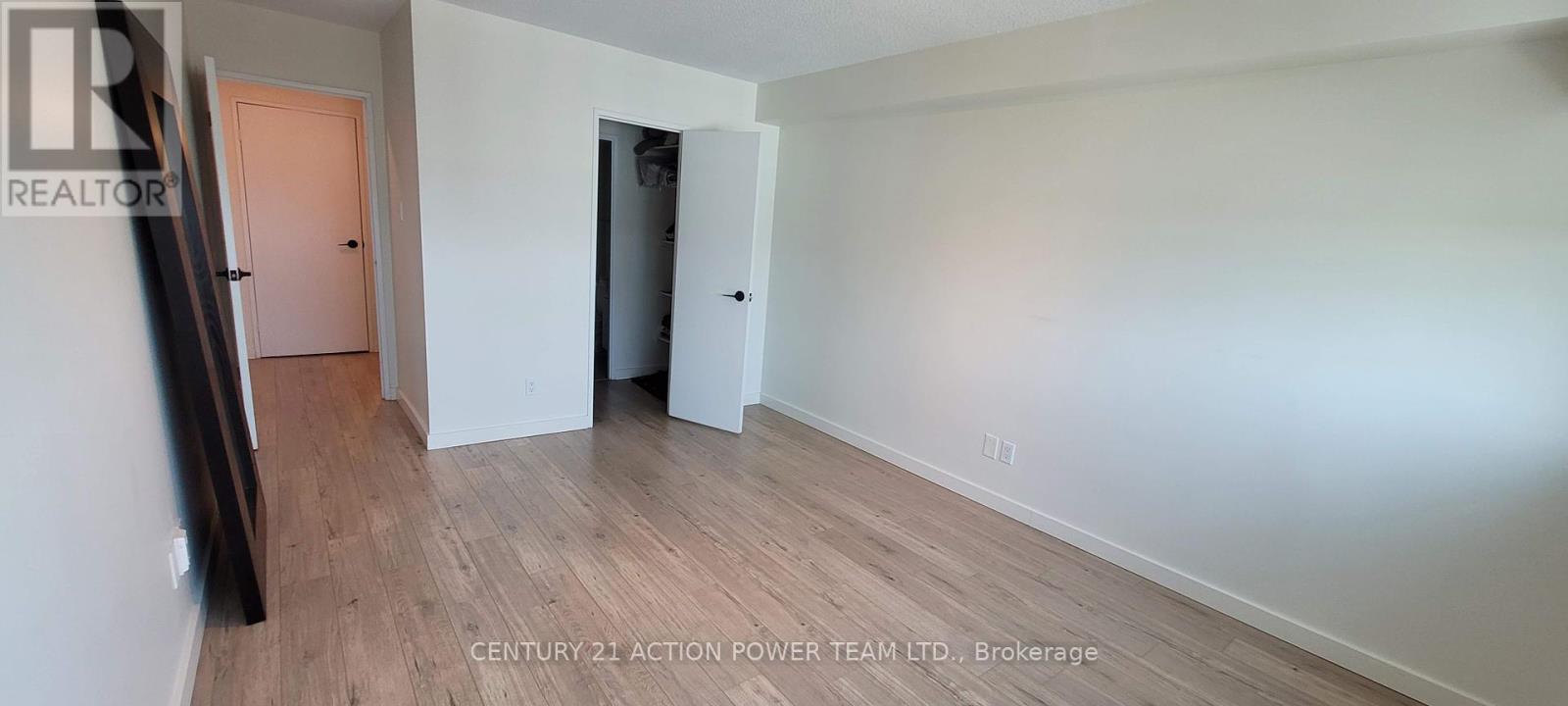 1002 - 555 Brittany Drive, Ottawa, Ontario  K1K 4C5 - Photo 18 - X12205247