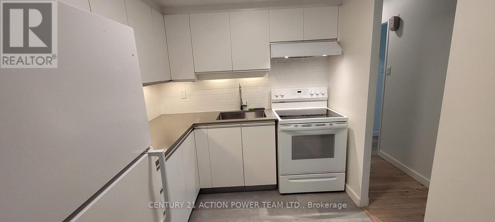 1002 - 555 Brittany Drive, Ottawa, Ontario  K1K 4C5 - Photo 5 - X12205247