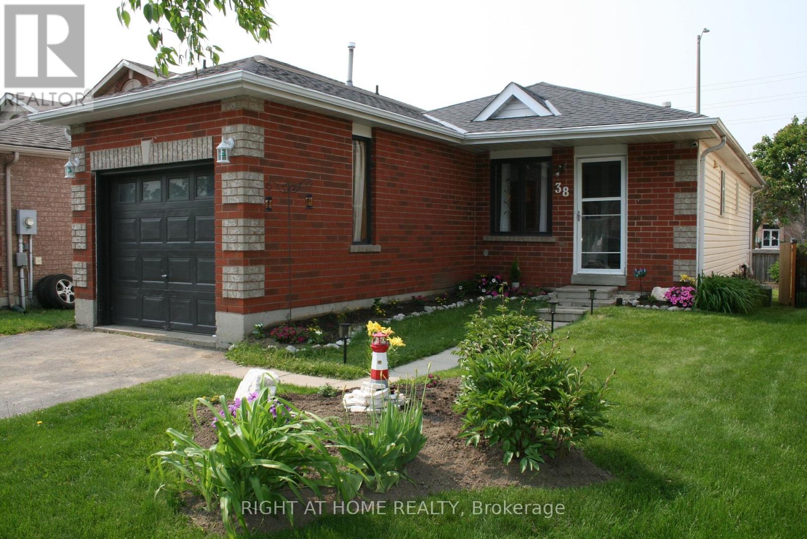 38 GARIBALDI DRIVE, Barrie, Ontario