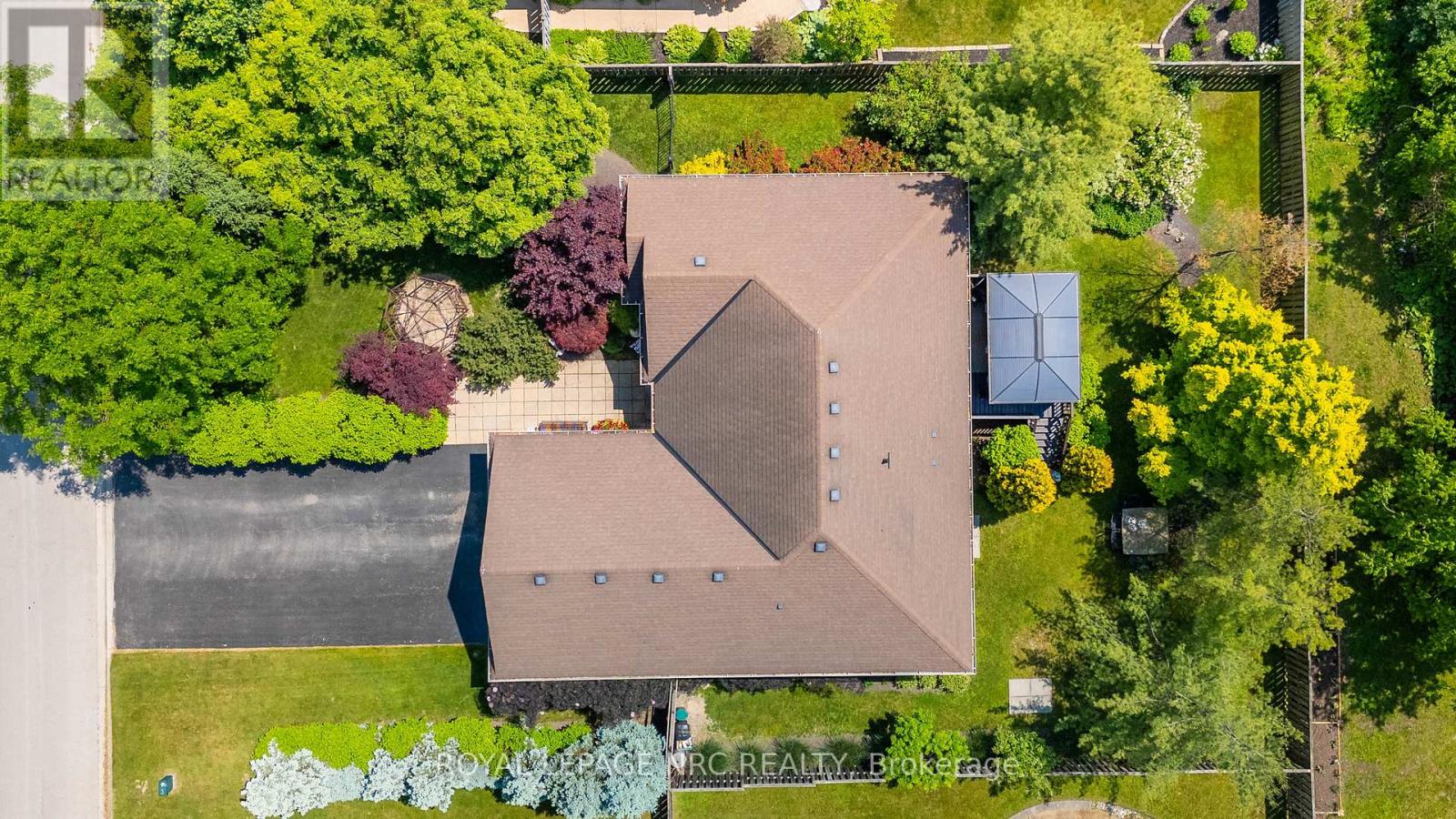 18 Martha Court, Pelham, Ontario  L0S 1C0 - Photo 40 - X12125098