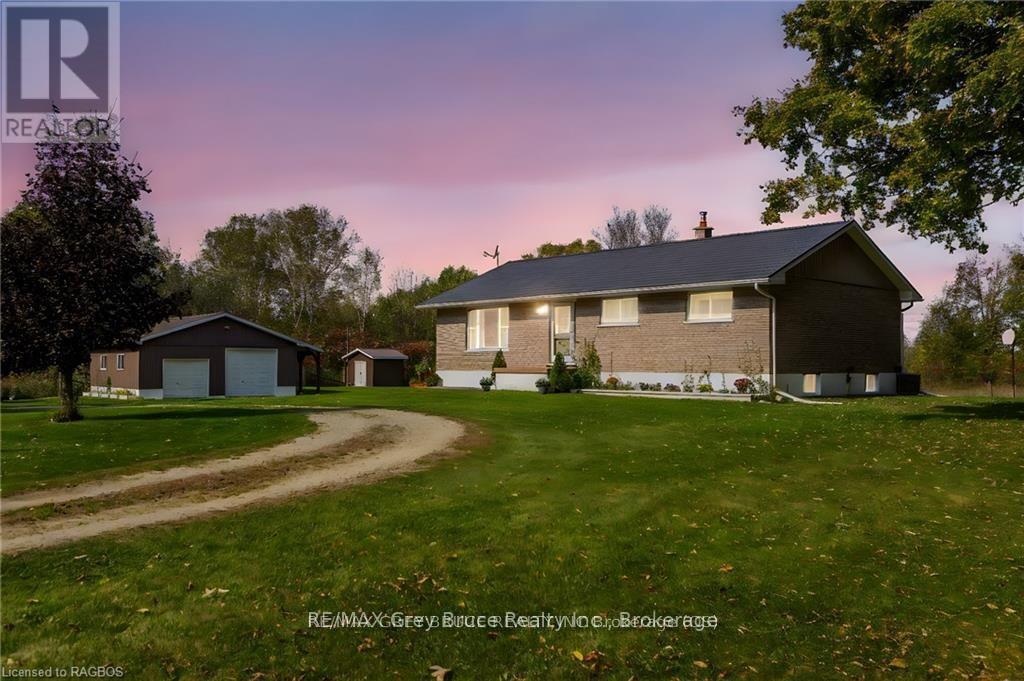 362511 Lindenwood Road, Georgian Bluffs, Ontario  N0H 2T0 - Photo 48 - X12037978