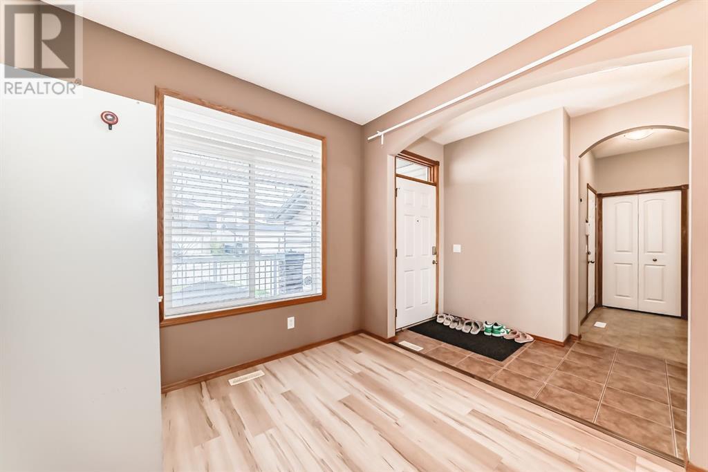119 West Creek Meadow, Chestermere, Alberta  T1X 1S9 - Photo 19 - A2222624