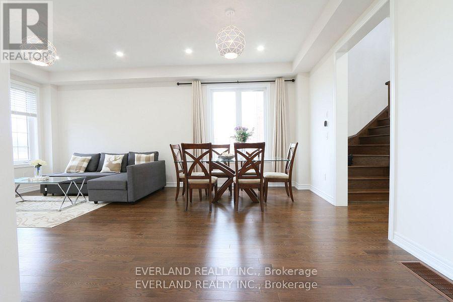 26 Read Street, Aurora, Ontario  L4G 1C9 - Photo 11 - N12205260