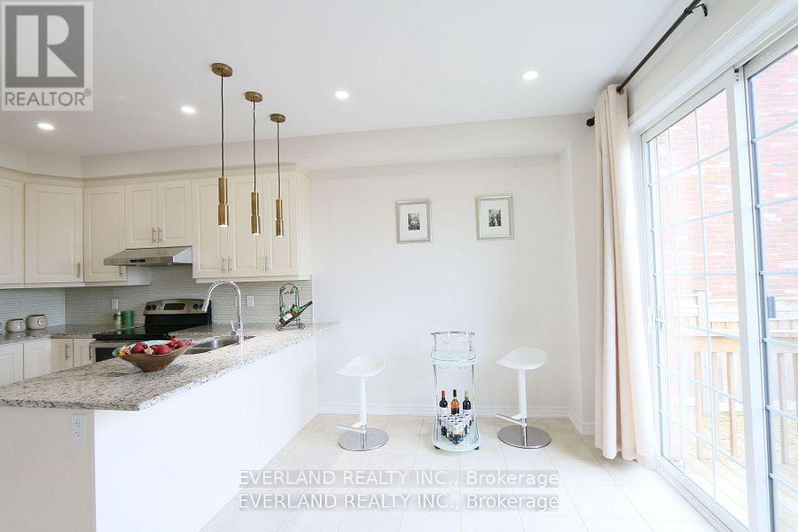 26 Read Street, Aurora, Ontario  L4G 1C9 - Photo 13 - N12205260