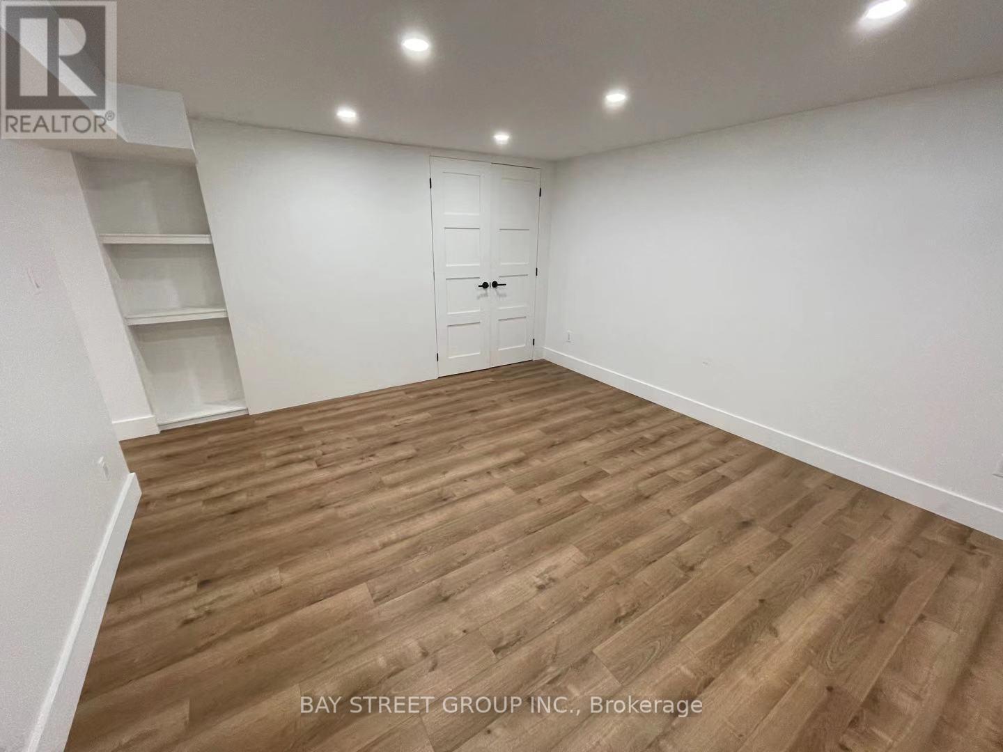 65 Windsor Road, Toronto, Ontario  M9R 3G6 - Photo 8 - W12205258