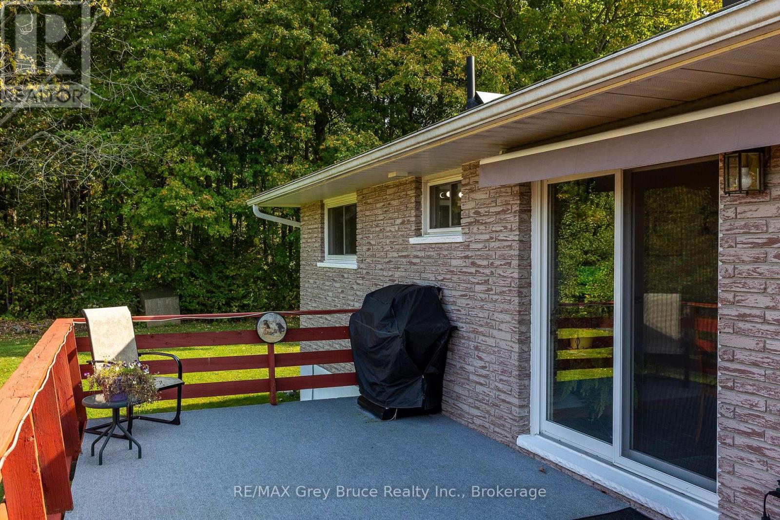 362511 Lindenwood Road, Georgian Bluffs, Ontario  N0H 2T0 - Photo 28 - X12037978