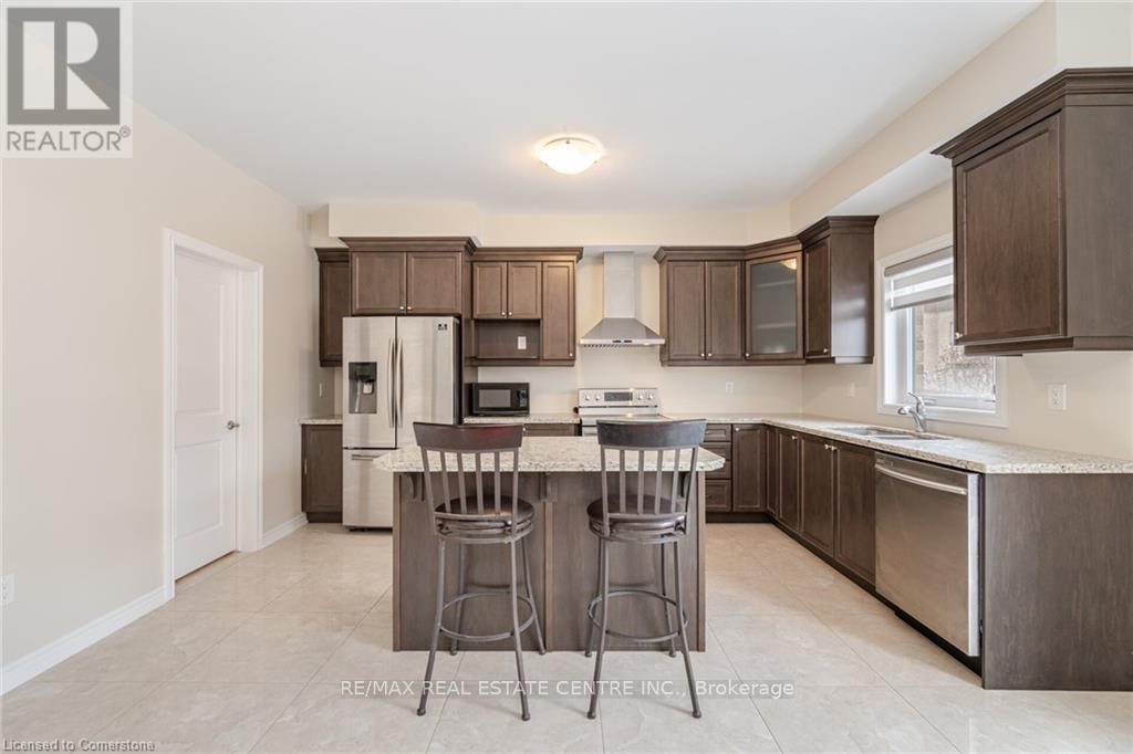 37 Pace Avenue, Brantford, Ontario  N3S 0J2 - Photo 14 - X12205256