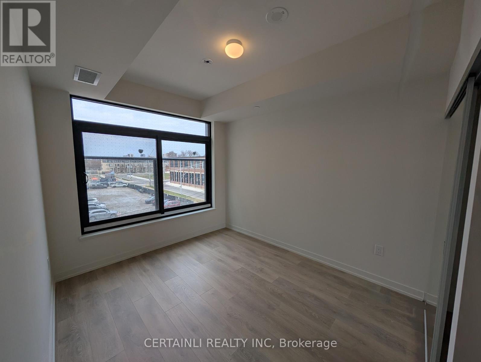 307 - 181 Sterling Street, Toronto, Ontario  M6R 2B2 - Photo 7 - C12205270
