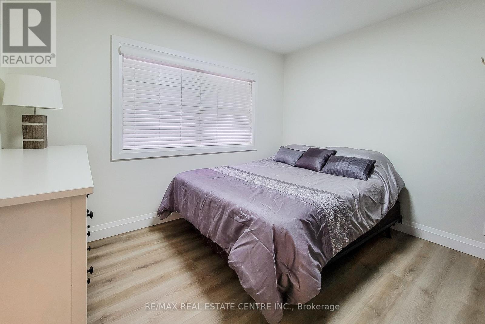 38 Stewart Street, Grimsby (Grimsby Beach), Ontario  L3M 3M8 - Photo 25 - X12149247